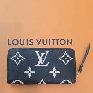 Authentic Louis Vuitton Bicolor Monogram Empreinte Leather Zippy Wallet